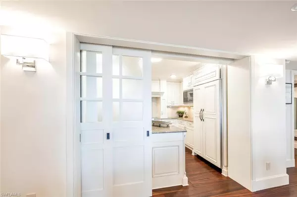 Naples, FL 34103,4551 Gulf Shore BLVD N #402