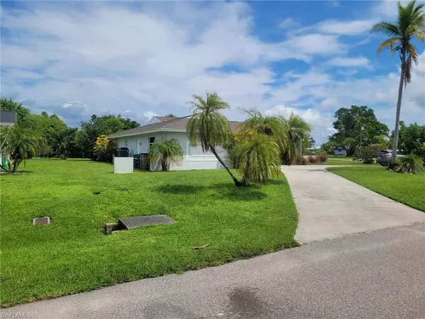 Cape Coral, FL 33904,113 SE 46th LN