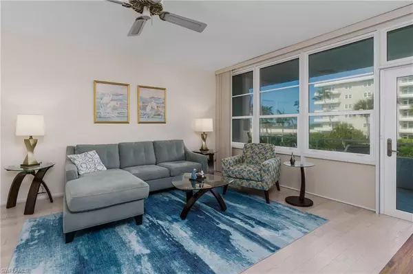 Marco Island, FL 34145,220 Seaview CT #206