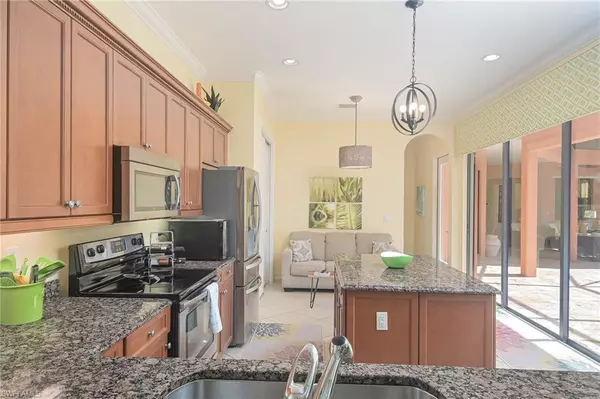 Fort Myers, FL 33912,8295 Provencia CT