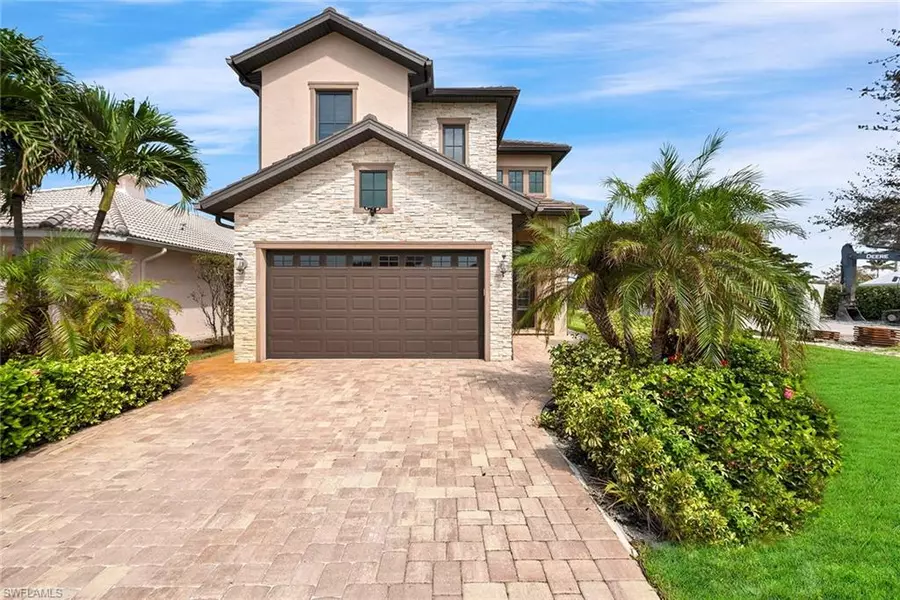 699 98th AVE N, Naples, FL 34108