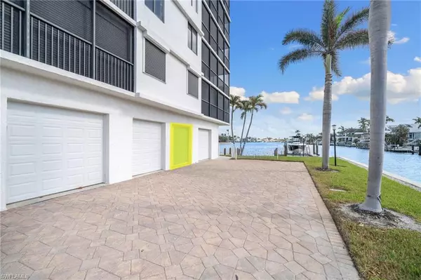 Naples, FL 34108,10420 Gulf Shore DR #163