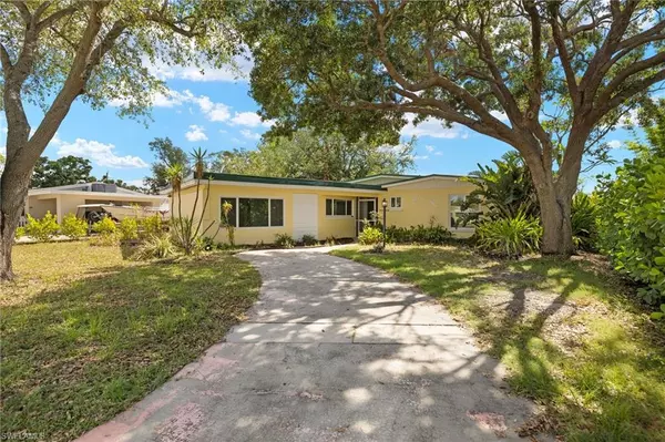 Fort Myers, FL 33901,3843 LA PALMA ST