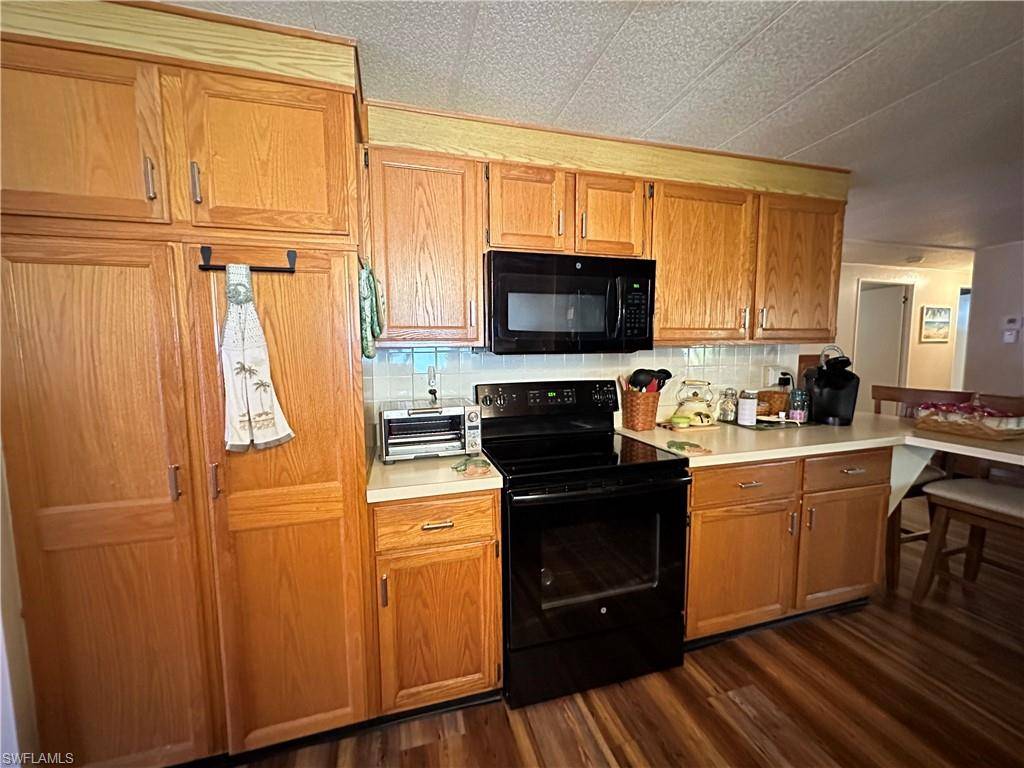 North Fort Myers, FL 33917,209 Harvest LN