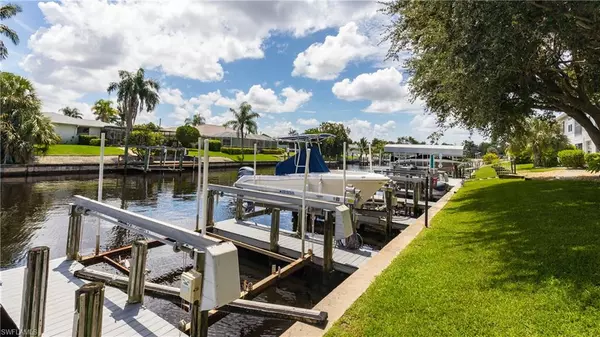 Cape Coral, FL 33904,3711 Del Prado BLVD S #2