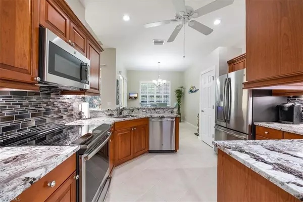 Naples, FL 34110,16213 Parque LN