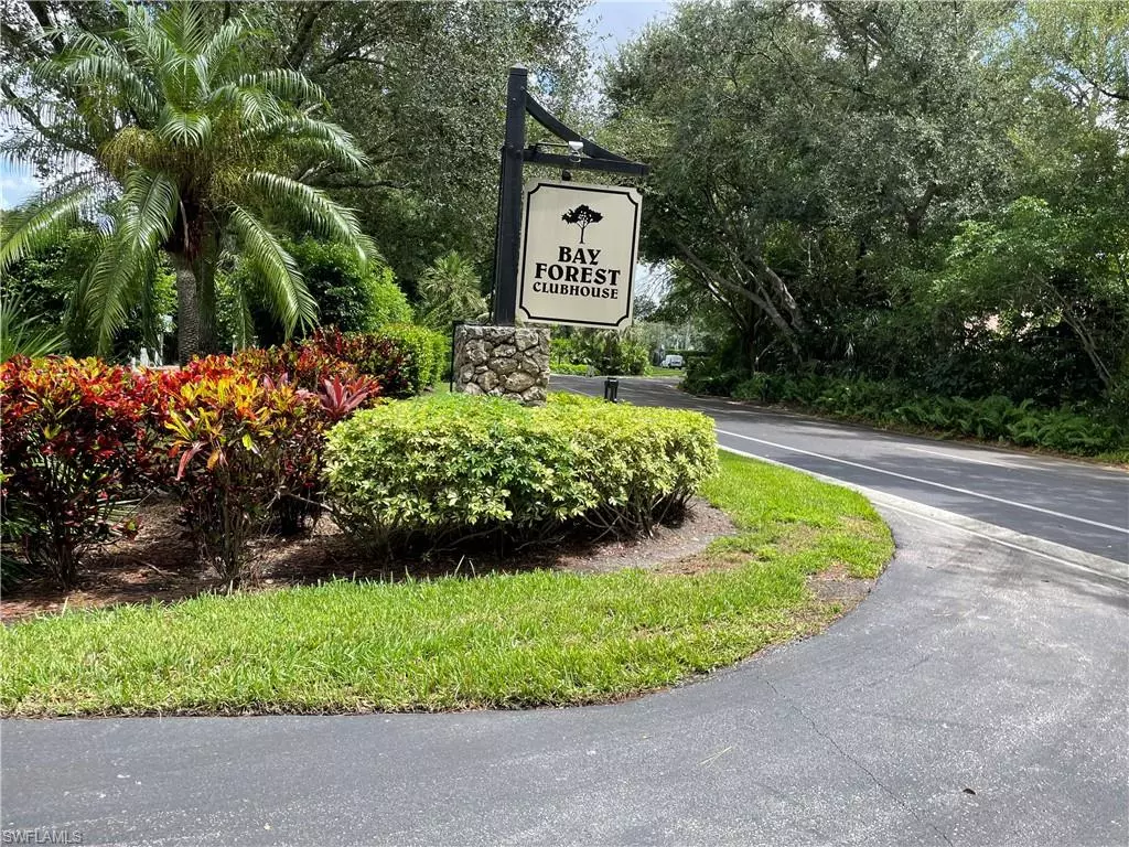 Naples, FL 34110,15475 Cedarwood LN #8-202