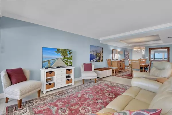 Naples, FL 34103,3443 Gulf Shore BLVD N #710