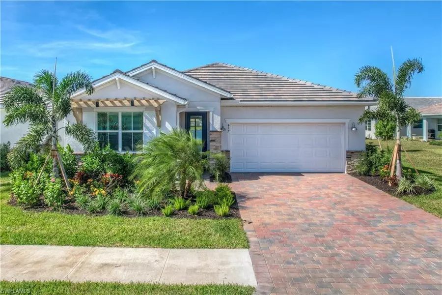 437 Tamarindo LN, Naples, FL 34114