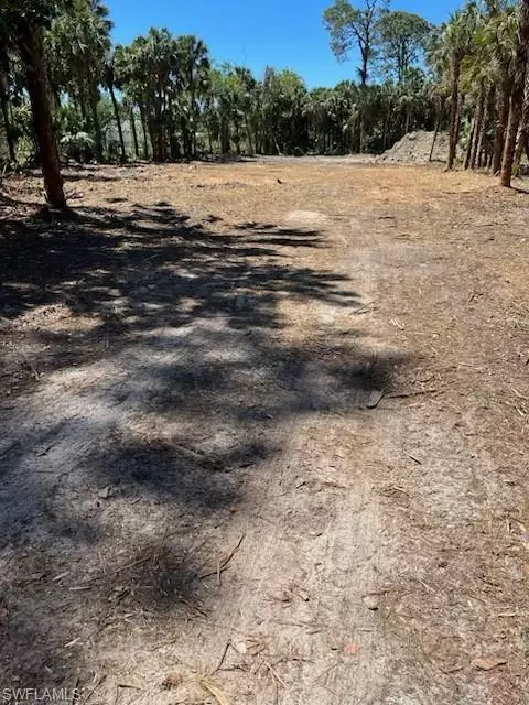 Naples, FL 34120,Address not disclosed