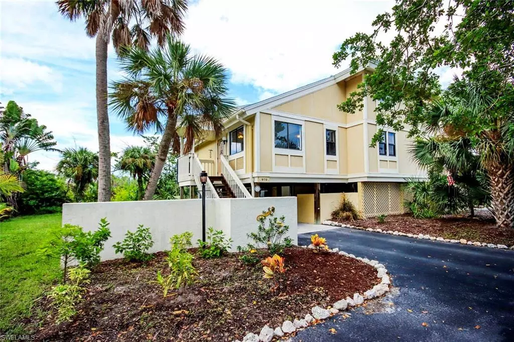 Sanibel, FL 33957,970 Greenwood CT S