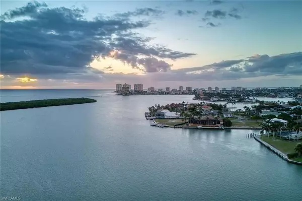 Marco Island, FL 34145,1035 Pettit CT