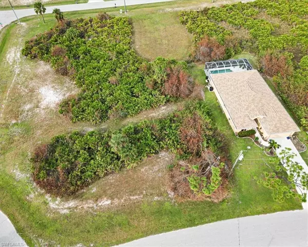 Rotonda West, FL 33947,442 Albatross RD