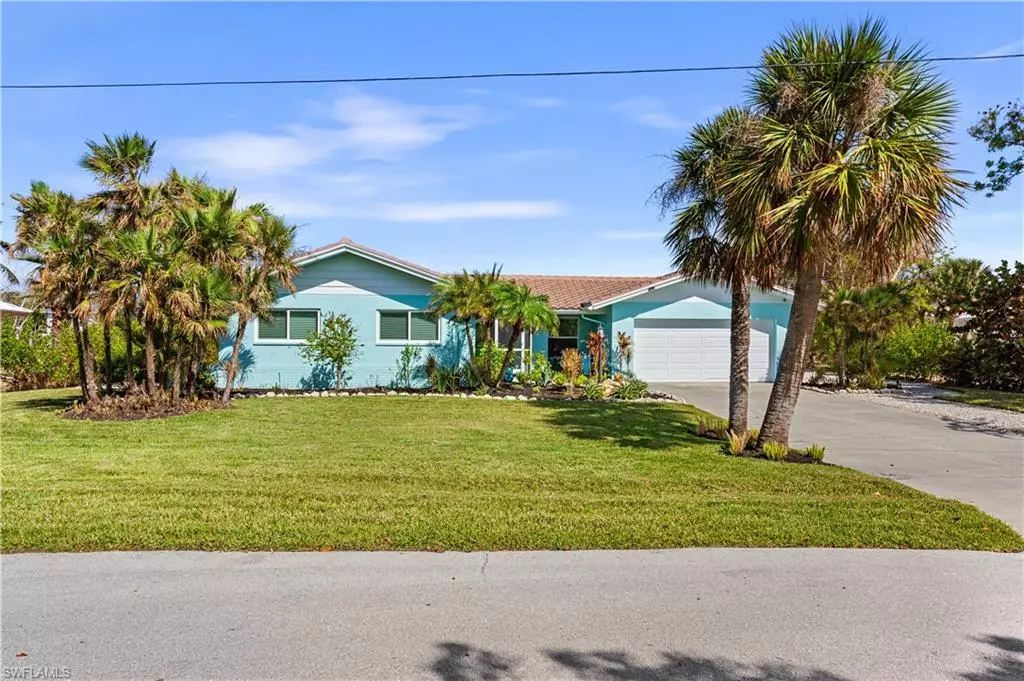 Sanibel, FL 33957,566 Boulder DR