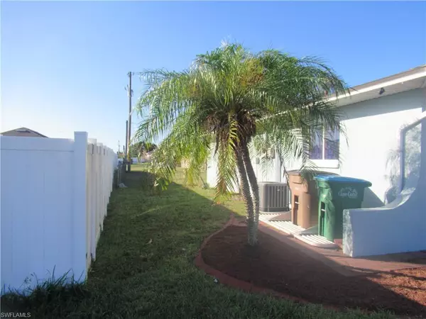 Cape Coral, FL 33991,22 SW 19th ST