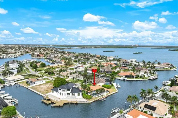 Marco Island, FL 34145,418 Tarpon CT