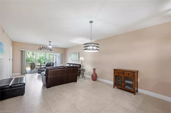 Naples, FL 34104,7819 Regal Heron CIR #8-103