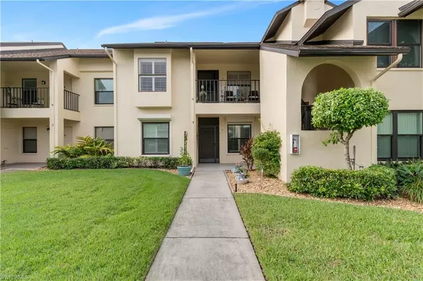 Fort Myers, FL 33919,8382 Charter Club CIR #4