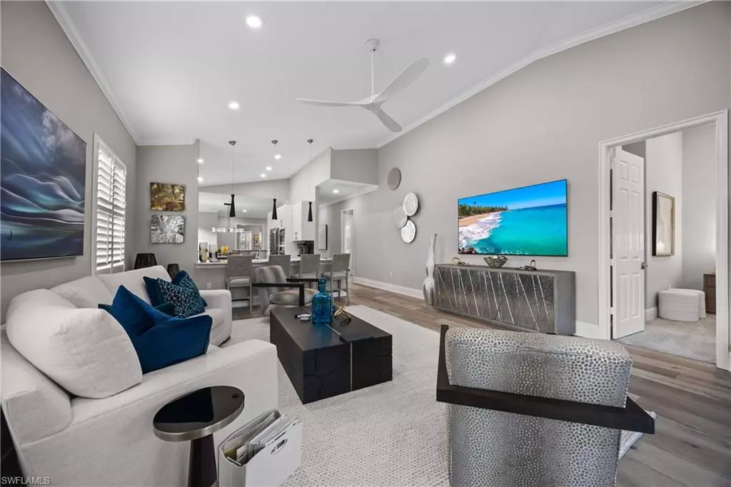 Naples, FL 34113,7842 Hawthorne DR #1704