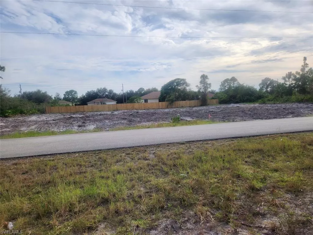 Lehigh Acres, FL 33971,2513 43rd ST W