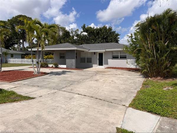 4562 Tennyson DR, North Fort Myers, FL 33903