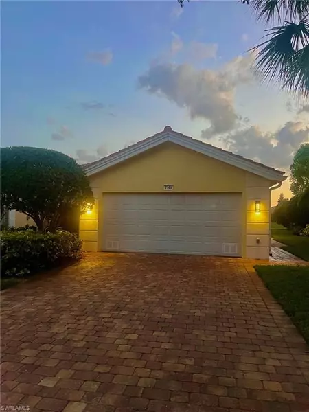 7566 Rozzini LN, Naples, FL 34114