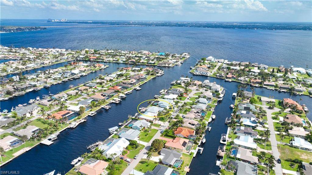 1935 SE 36th TER, Cape Coral, FL 33904