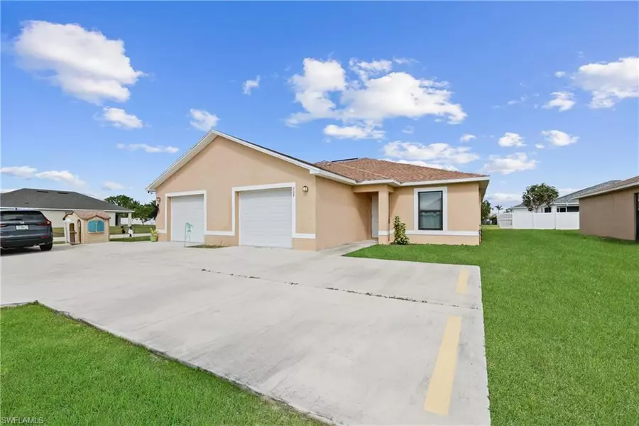 209/211 SW 16th TER, Cape Coral, FL 33991