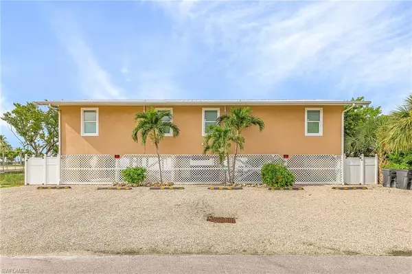 Fort Myers Beach, FL 33931,848 Lagoon ST