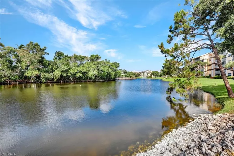 523 Club Side DR #2-523, Naples, FL 34110