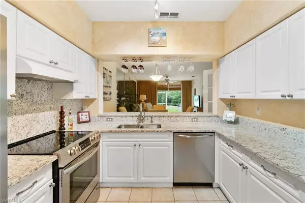 3235 Cypress Glen WAY #304, Naples, FL 34109