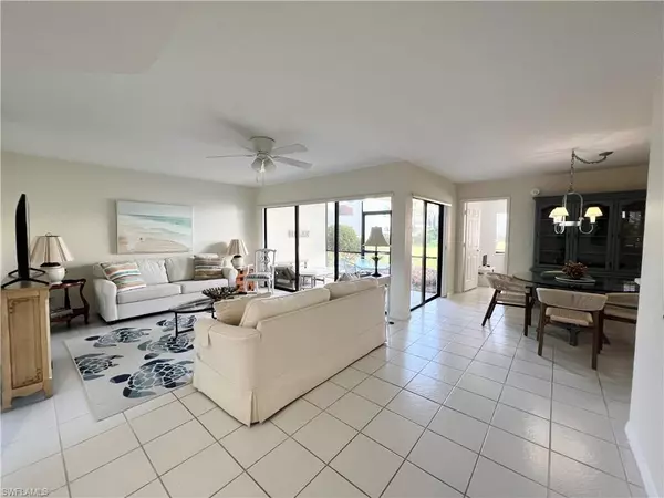 Naples, FL 34108,565 Beachwalk CIR #T-102