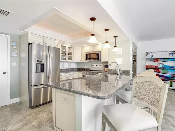 Naples, FL 34103,3215 Gulf Shore BLVD N #504N