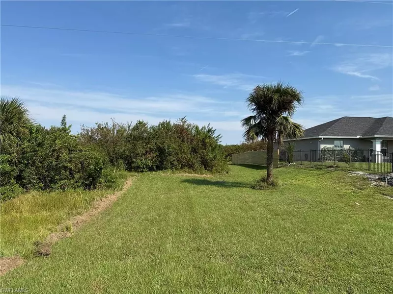 329/331 Grant BLVD, Lehigh Acres, FL 33974