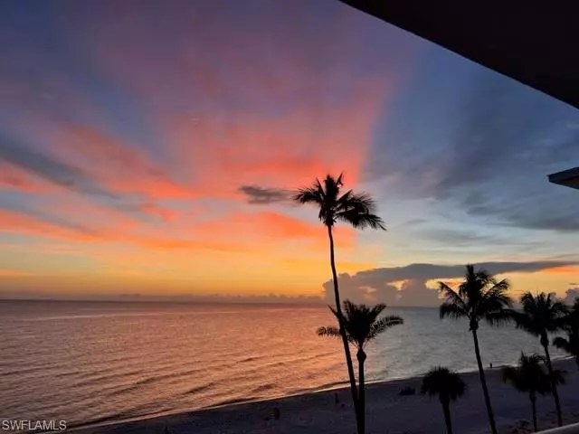 Naples, FL 34102,1977 Gulf Shore BLVD N #505