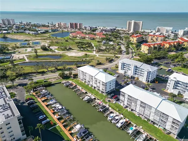 Fort Myers Beach, FL 33931,4511 Bay Beach LN #114