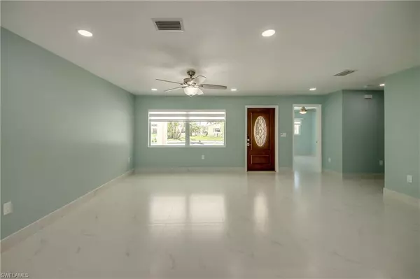 Fort Myers Beach, FL 33931,107 Albatross ST