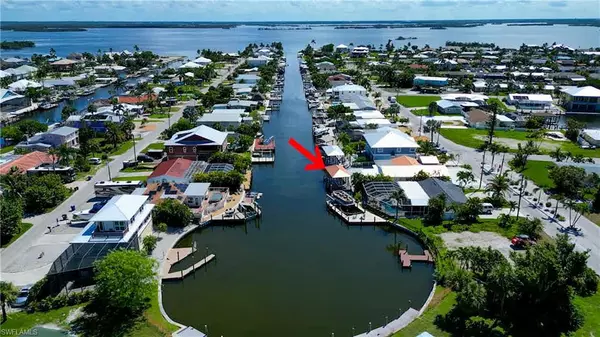 Fort Myers Beach, FL 33931,107 Albatross ST
