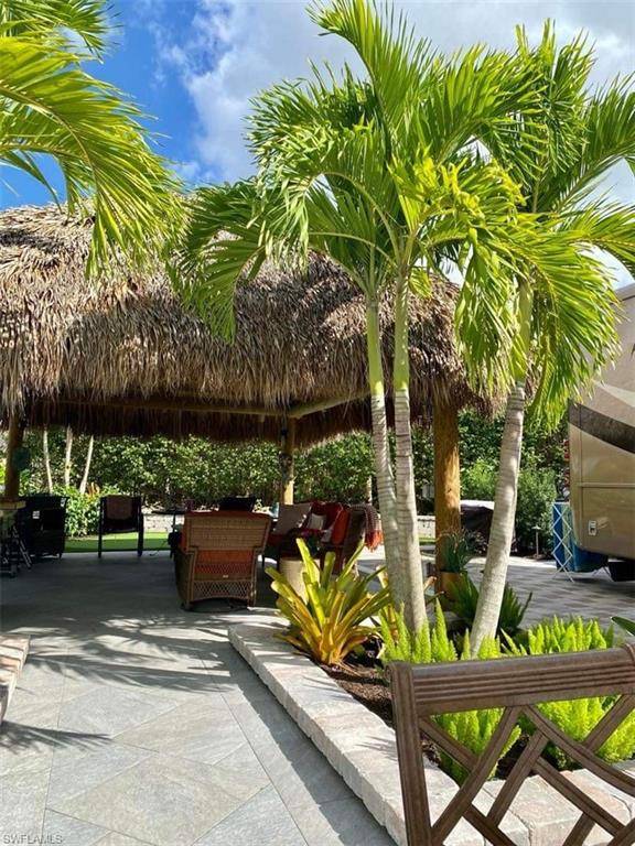 13422 Ladyfish LN, Naples, FL 34114