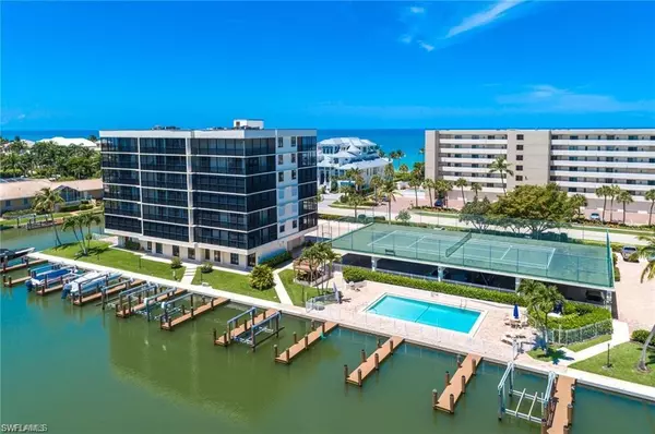 Naples, FL 34108,10420 Gulf Shore DR #162