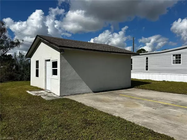 North Fort Myers, FL 33917,8416 Penny DR