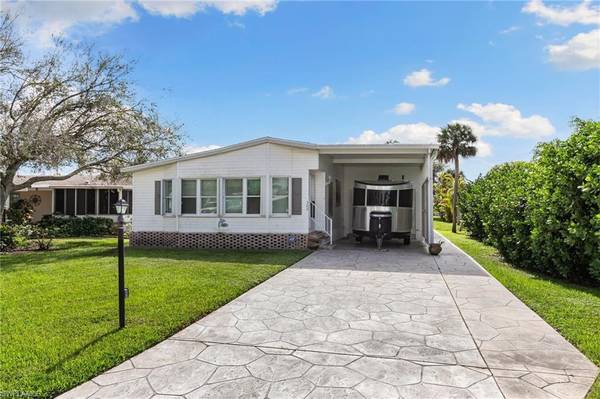 302 Riverwood RD, Naples, FL 34114