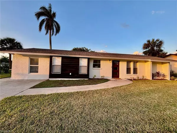 Naples, FL 34104,4639 Parrot AVE