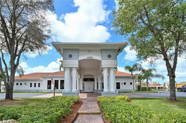 Naples, FL 34119,15112 Summit Place CIR #214