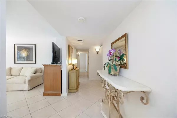 Naples, FL 34103,4005 Gulf Shore BLVD N #200