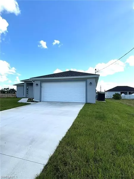 2811 20 ST SW, Lehigh Acres, FL 33976