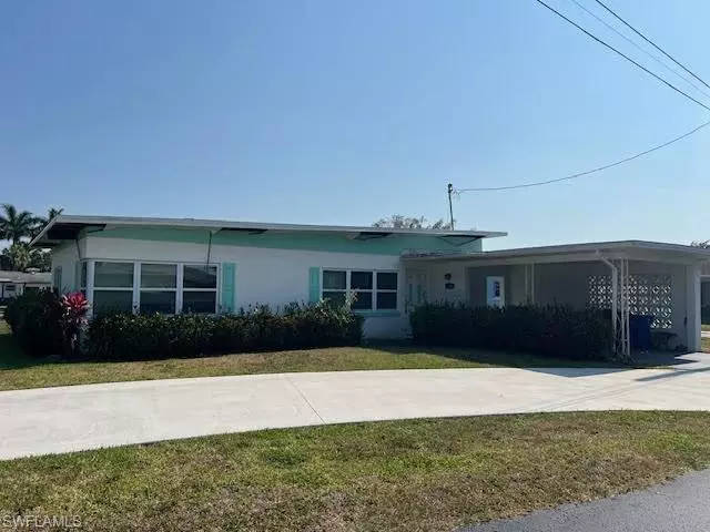 8140 Cleaves RD, North Fort Myers, FL 33903