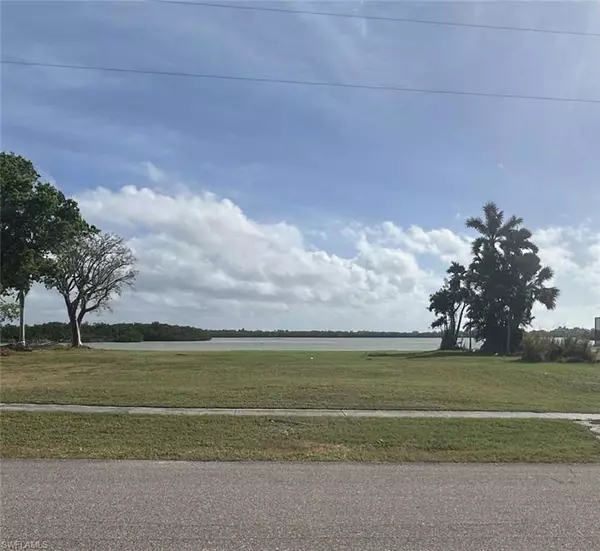 Marco Island, FL 34145,945 Caxambas DR