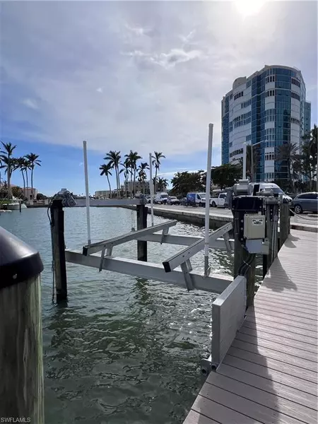 4090 Gulf Shore Blvd N #1, Naples, FL 34103