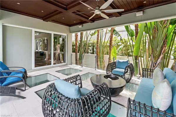 Naples, FL 34102,12 6th ST S